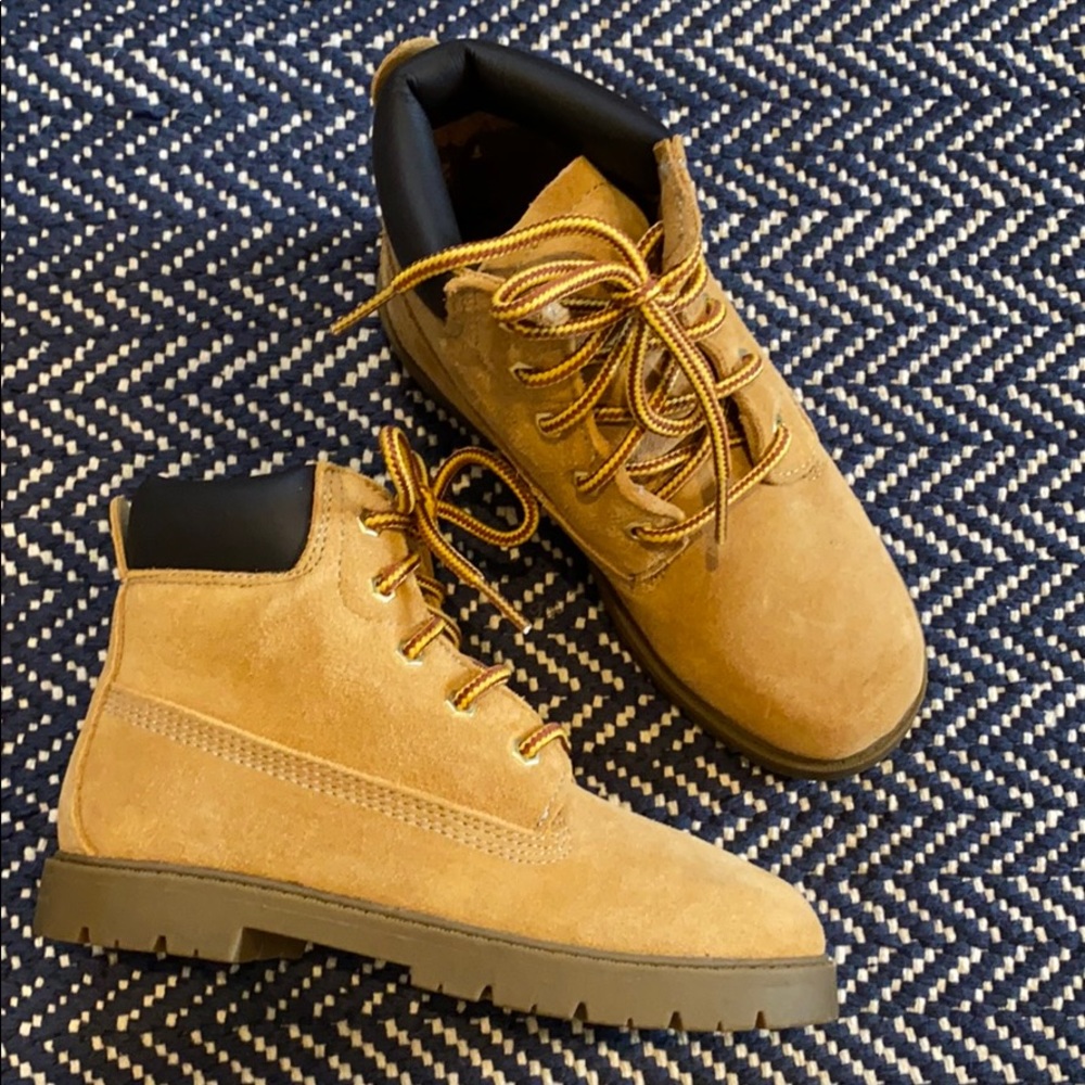 Kids boots